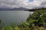 O belo lago Las Torres, na Carretera Austral, ao norte de Coyhaique. Foi em um mirante com vista para esse lago que lanchamos durante a viagem de hoje pelo sul do Chile